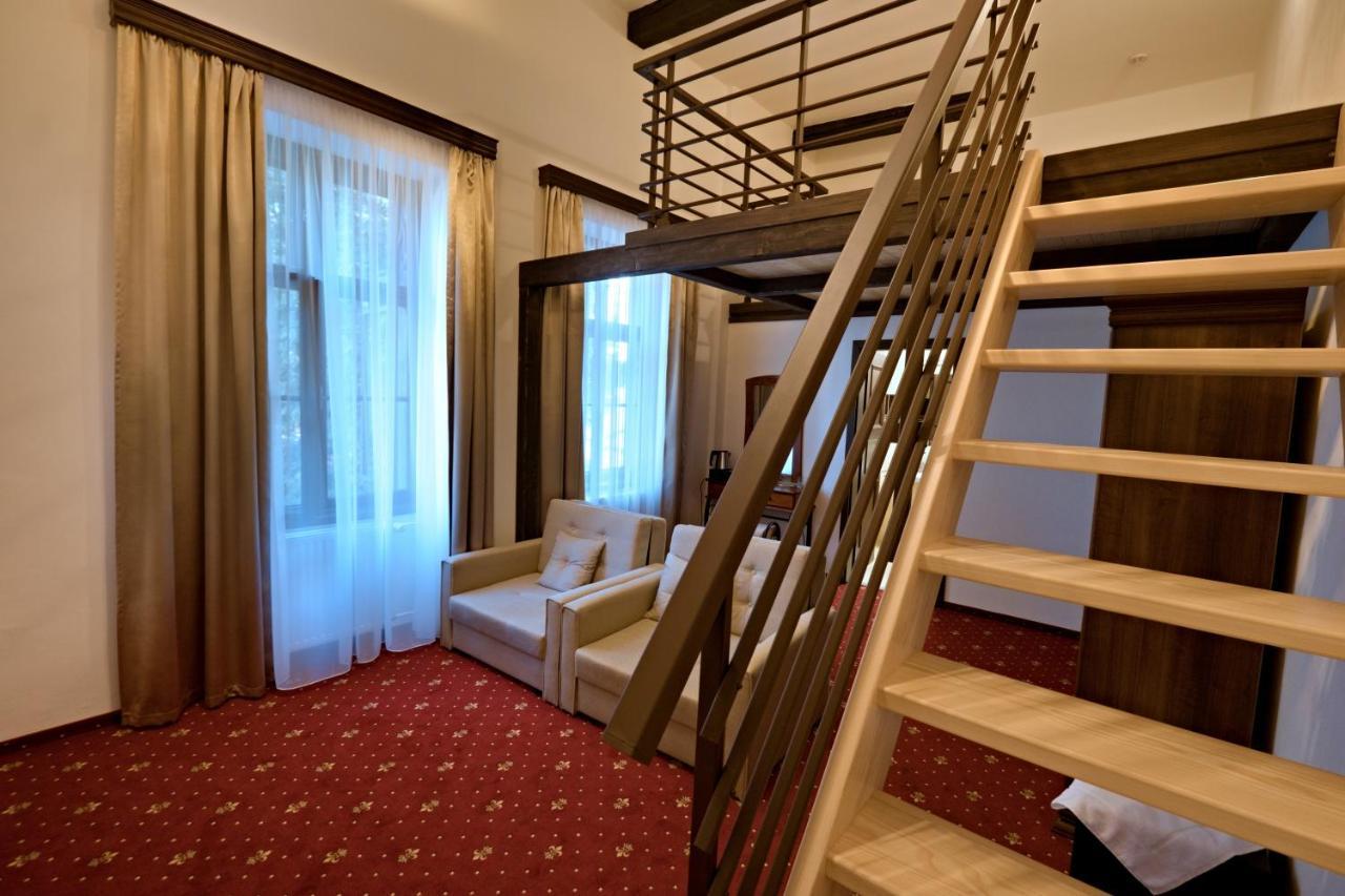 Zamek Wichterle - Hotel A Pivni Lazne Slavicin Dış mekan fotoğraf