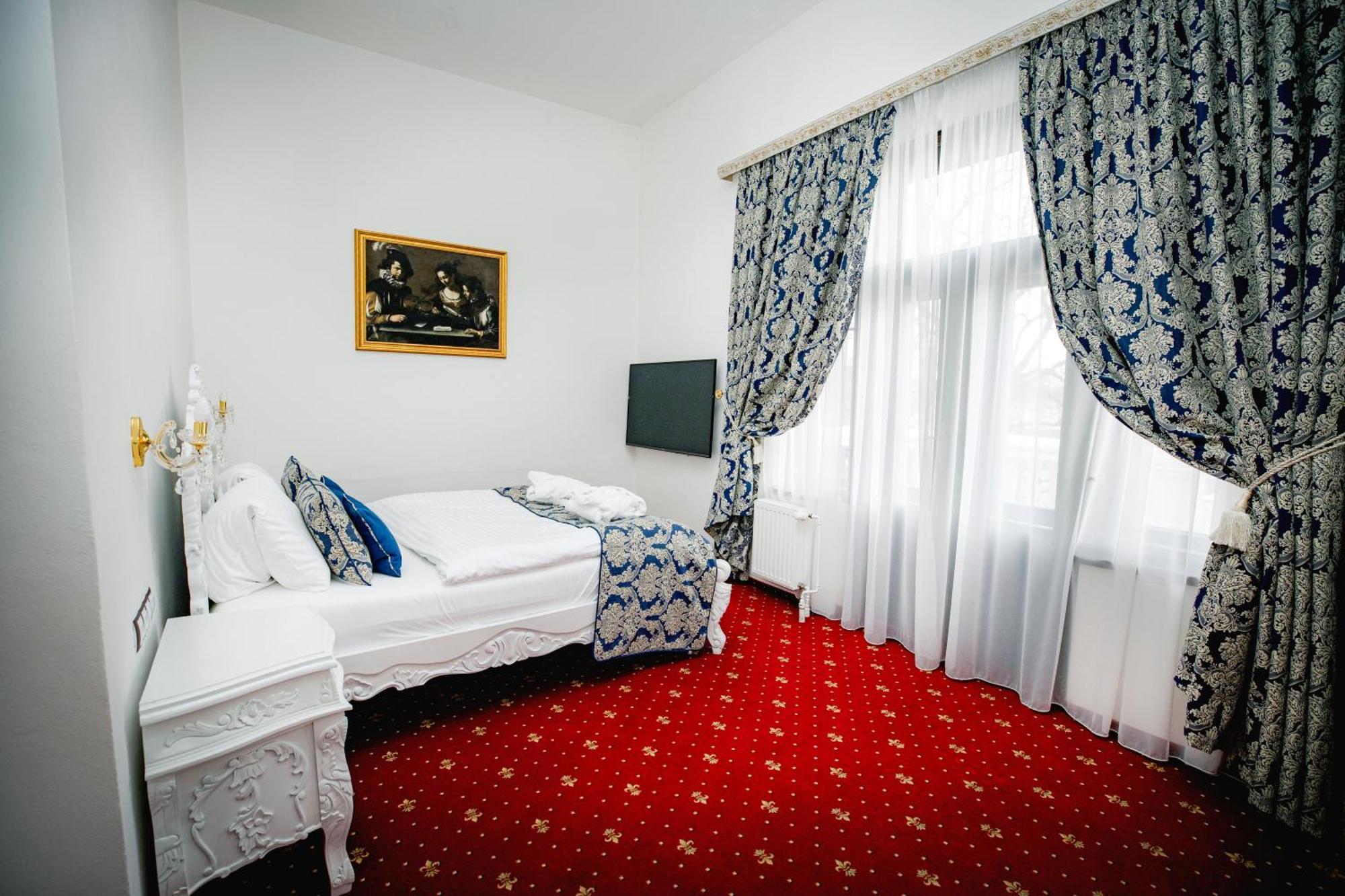 Zamek Wichterle - Hotel A Pivni Lazne Slavicin Dış mekan fotoğraf